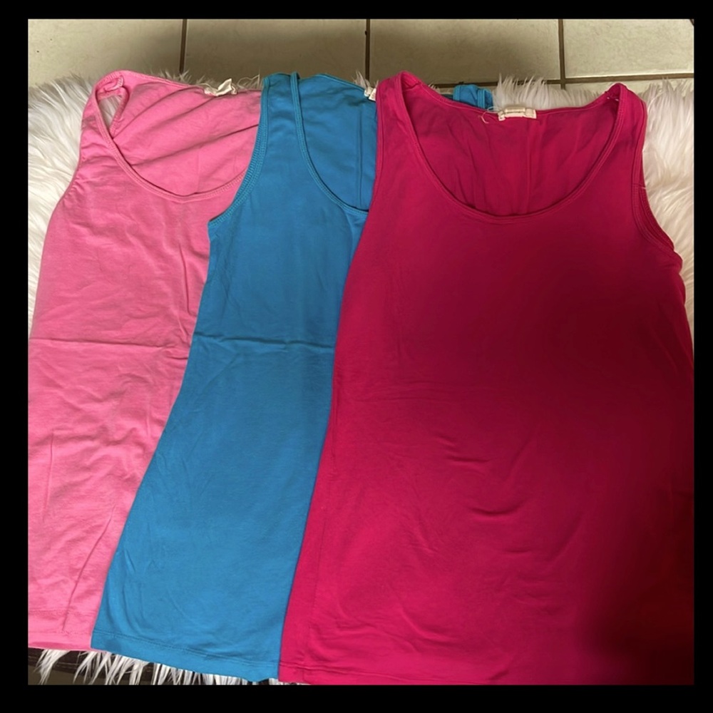 3 Women’s BOZZOLO Tank Tops Fitted